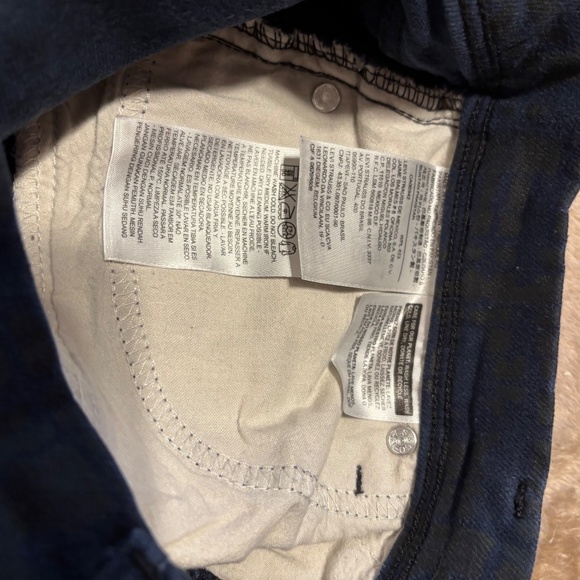 Levi Perfectly Slimming Straight Leg Jeans - Picture 6 of 9